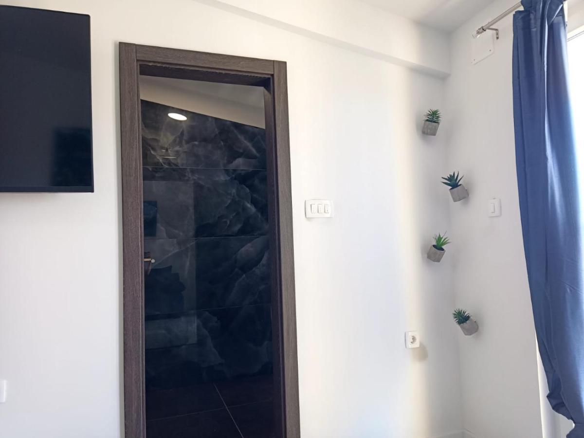 Apartman Lux มาคาร์สกา ภายนอก รูปภาพ