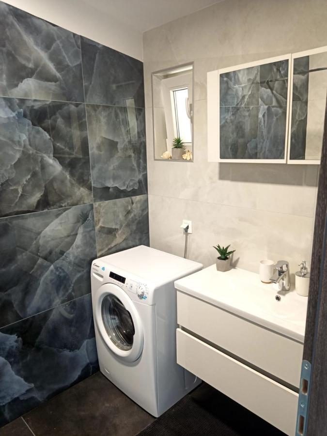 Apartman Lux มาคาร์สกา ภายนอก รูปภาพ