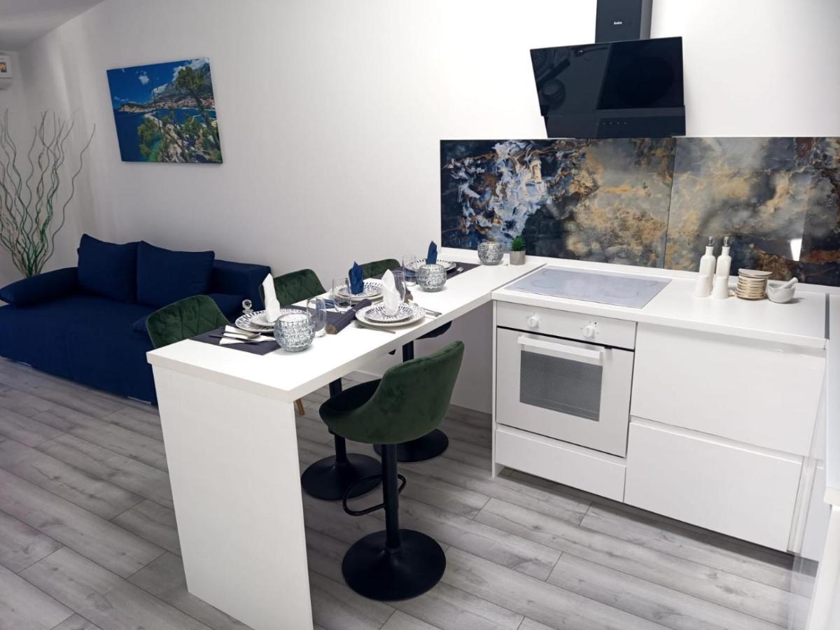 Apartman Lux มาคาร์สกา ภายนอก รูปภาพ